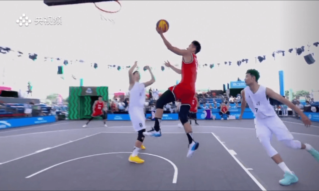全运会男子三人篮球赛<strong></p>
<p>财猪理财</strong>，陈国豪、周泽源代表广东队出战，战胜江苏队取得开门红！