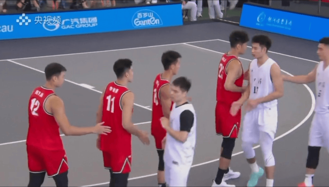 全运会男子三人篮球赛<strong></p>
<p>财猪理财</strong>，陈国豪、周泽源代表广东队出战，战胜江苏队取得开门红！