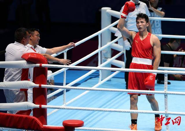 全运会拳击男子80公斤级决赛<strong></p>
<p>财猪理财</strong>，王小保夺冠！