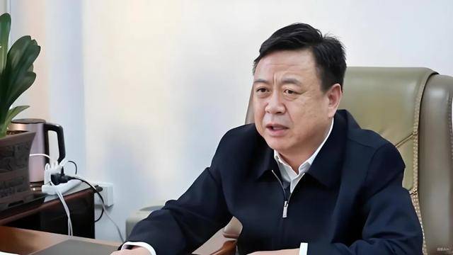 乌鲁木齐市委副书记马志军任上被查<strong></p>
<p>财猪理财</strong>，老领导上个月“落马”