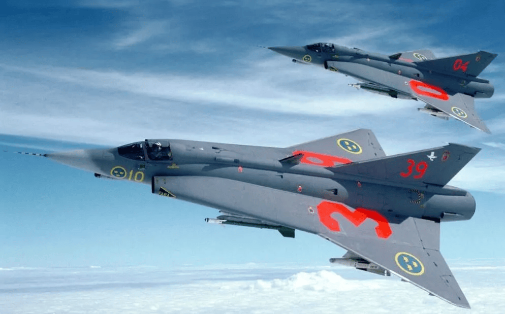 仅一千万人的北欧小国<strong></p>
<p>财猪理财</strong>,二战坚持中立,至今让对手不敢入侵