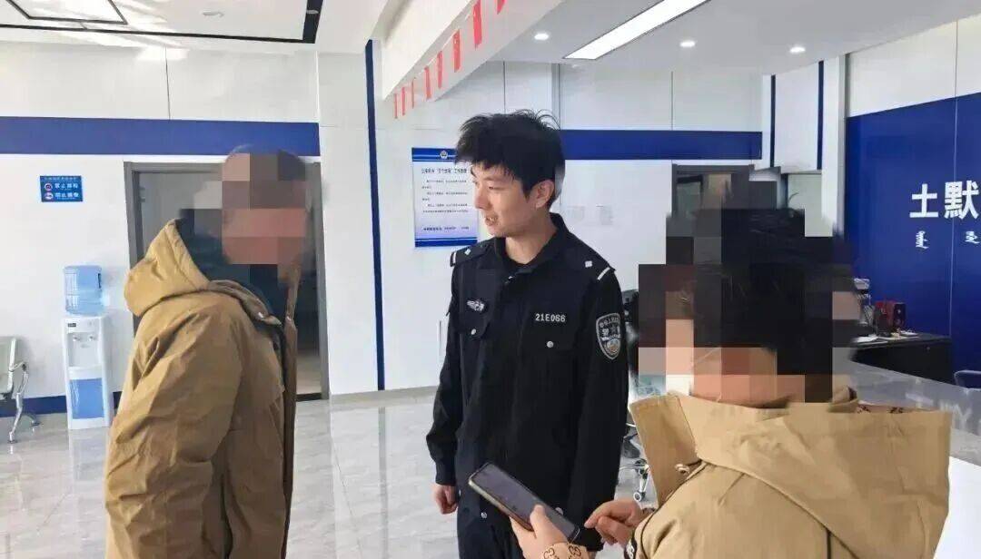 男子彩票中奖太兴奋<strong></p>
<p>美国理财</strong>，拍照发业主群分享，隔天奖金被邻居冒领……