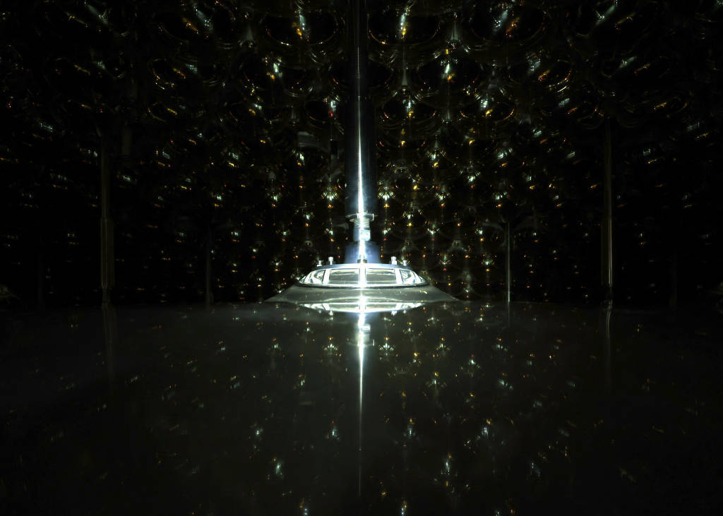 镜头内外｜地下700米<strong></p>
<p>美国理财</strong>，国之重器捕捉“幽灵粒子”