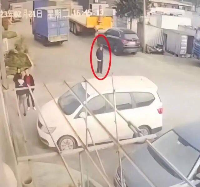 阳江95岁老翁车祸住院3月去世<strong></p>
<p>公司理财课程</strong>，鉴定称自身因素系死亡主因；司机被判一年两个月不断申诉，广东高院：量刑明显不当将再审