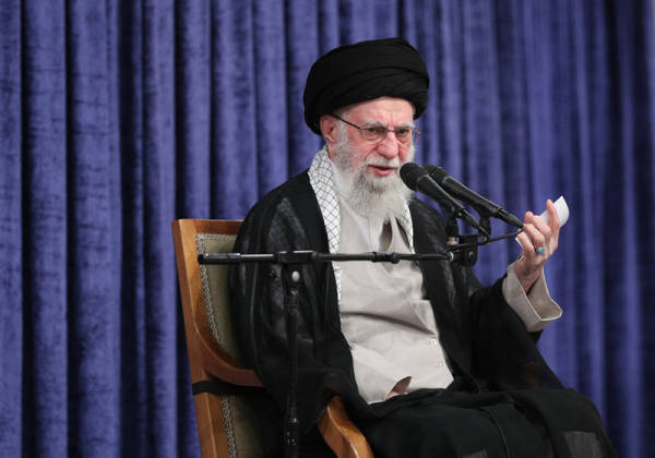 “罕见”<strong></p>
<p>网上如何理财</strong>，伊朗情报部长公开指责：美以密谋刺杀哈梅内伊