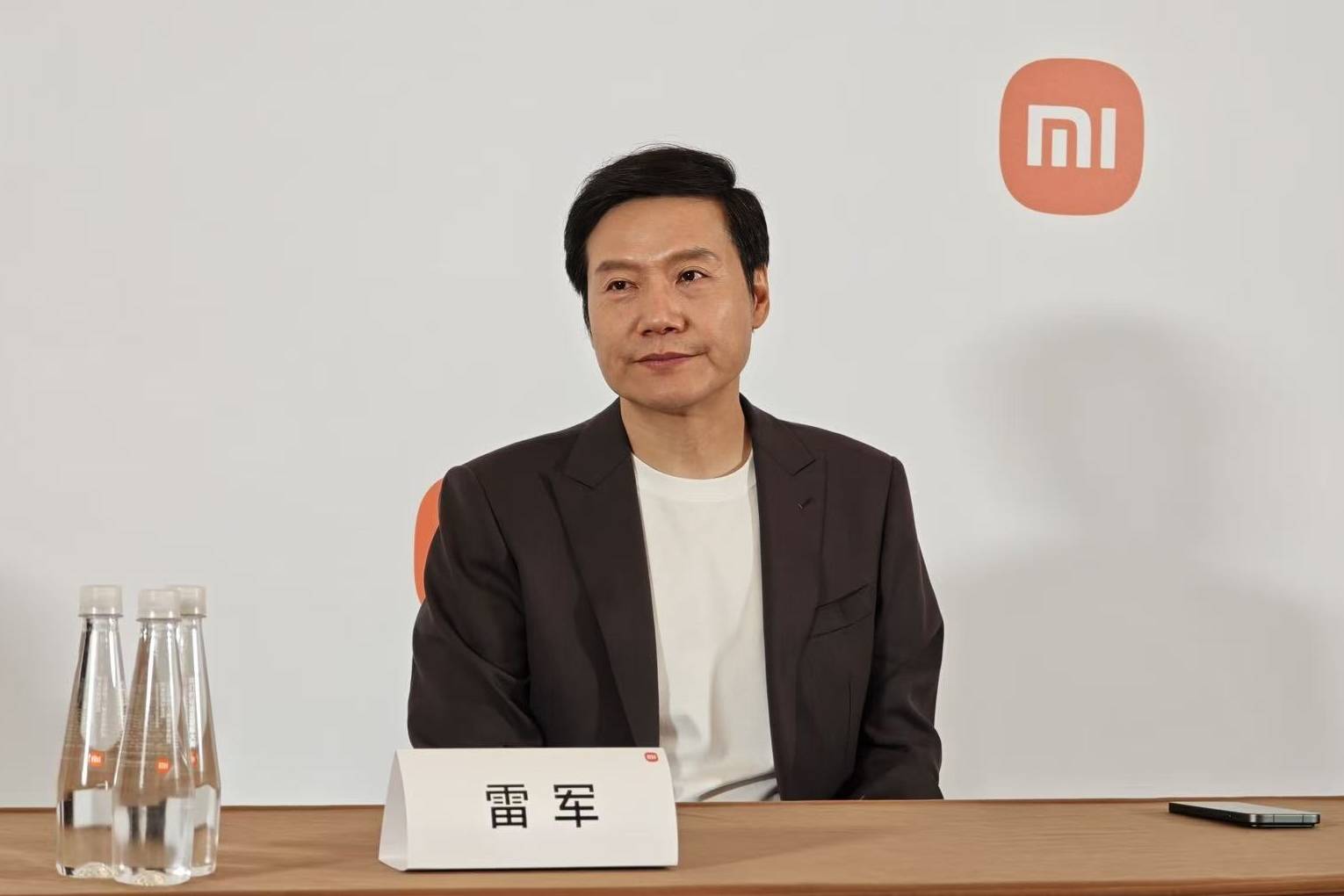 雷军宣布1亿港元增持后<strong></p>
<p>在美国理财</strong>，小米港股美股迎来上涨