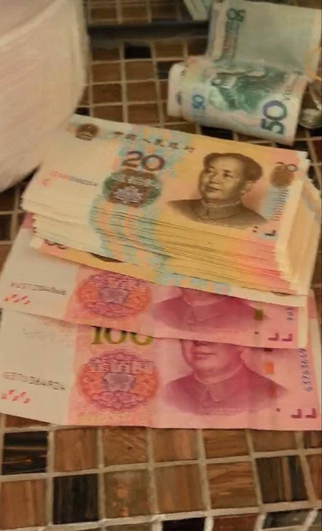 房子要卖了<strong></p>
<p>建行乾元理财产品</strong>,两万多现金和珍贵邮票却落在里面,还好有他