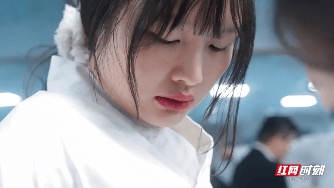 汶川地震被救起的女孩<strong></p>
<p>金融理财安全吗</strong>，17年后和救她的军人结婚了