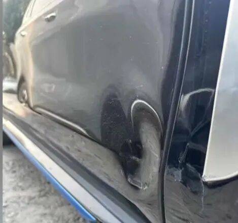 小区地库里出车祸<strong></p>
<p>投资理财介绍</strong>，女子惊呆了：对方竟然不是人！更糟心的是...