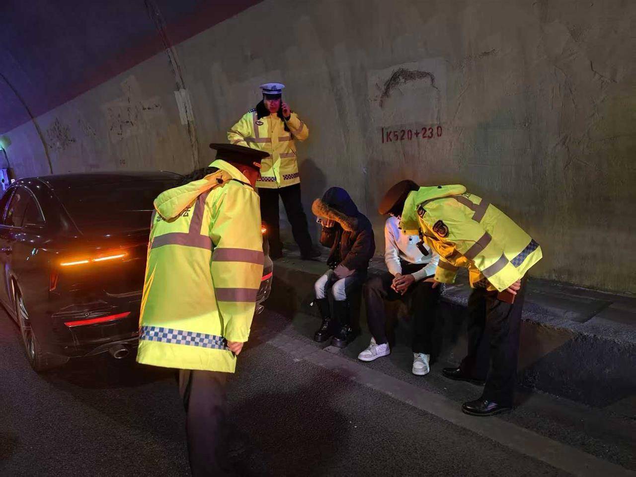 兰海高速一小车定速巡航故障刹车失灵<strong></p>
<p>理财卷</strong>，时速115狂奔490公里直至燃油耗尽，交警开道、路政压阵成功化险