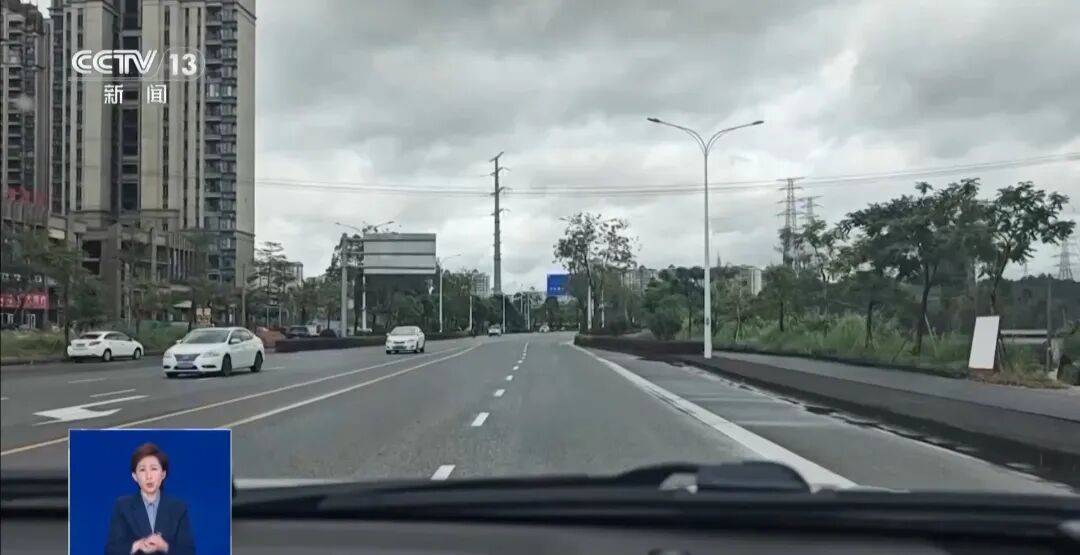 央视披露:男子在网吧厕所墙上看到“高薪日结5000-20000”广告<strong></p>
<p>理财卷</strong>,即将出境时被警方拦下